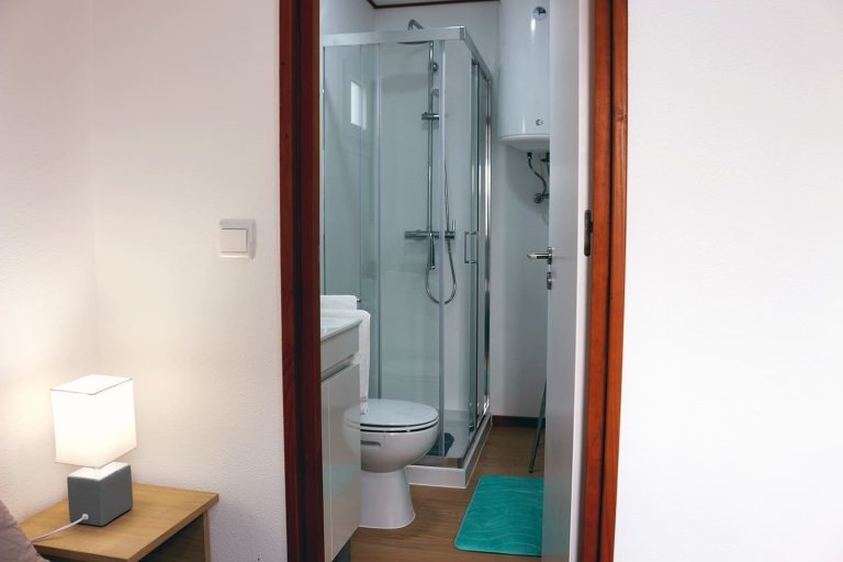 Chalé T3 Rooftoop Bungalow Garden View do Summer Cascade Alvor Apartments & Suites. Ideal para suas férias no Algarve.