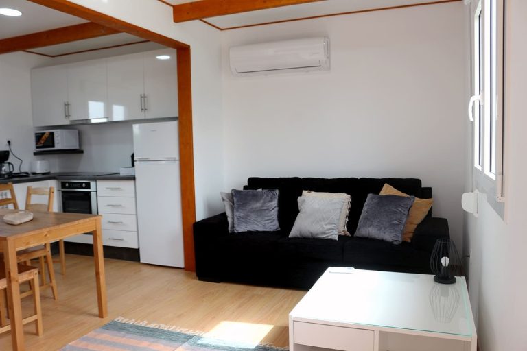 Chalé T3 Rooftoop Bungalow Garden View do Summer Cascade Alvor Apartments & Suites. Ideal para suas férias no Algarve.