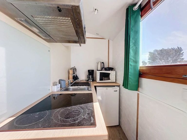 Chalé Rooftoop Bungalow Pool View e Bungalow Rooftop Alvor View do Summer Cascade Alvor Apartments & Suites. Ideal para suas férias no Algarve.